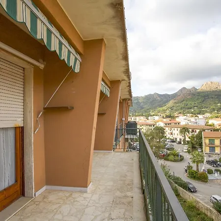 Quadri Azzurro Porto Azzurro